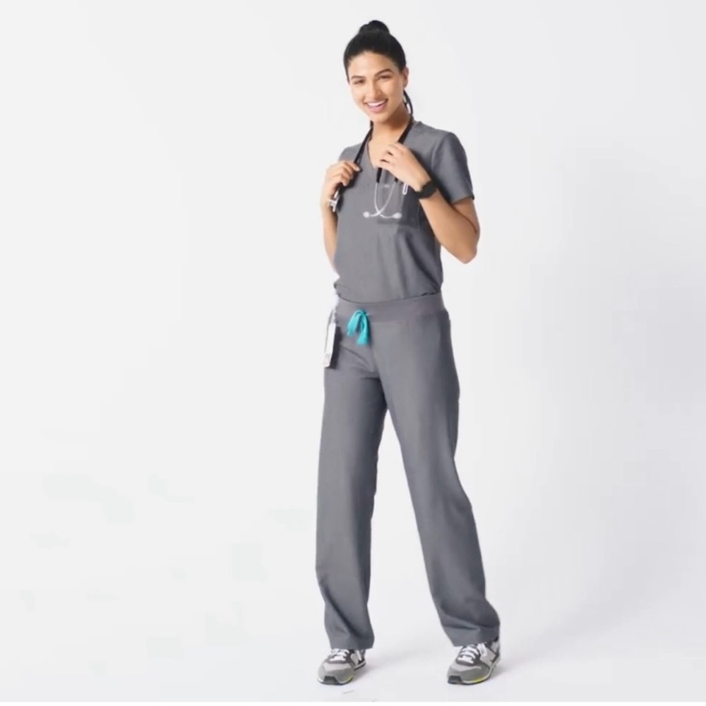 Figs grey scrub set